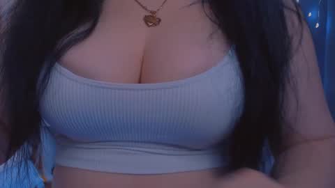 Snapshot of bellelovexx chatting on February 17, 2025, 7:37 am Hello I am kind friendly and cute girl online show from February 17, 2025, 7:37 am