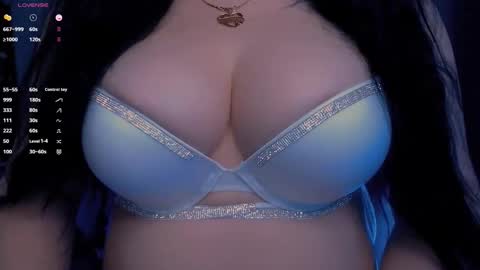 Snapshot of bellelovexx chatting on October 11, 2025, 10:30 pm Hello I am kind friendly and cute girl online show from October 11, 2025, 10:30 pm