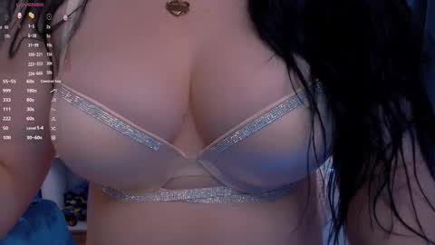Snapshot of bellelovexx chatting on October 13, 2025, 10:59 am Hello I am kind friendly and cute girl online show from October 13, 2025, 10:59 am