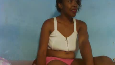 Snapshot of bellemiahxx chatting on February 26, 2025, 8:15 am bellemiahXx online show from February 26, 2025, 8:15 am