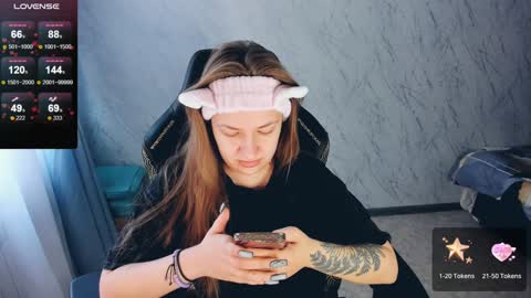 Your Annabelle Wolf  online show from February 3, 2025, 11:42 am