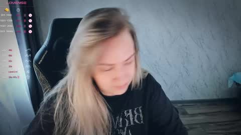 Your Annabelle Wolf  online show from May 26, 2026, 2:46 pm