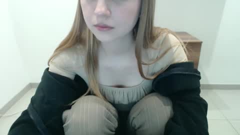 bellochka_ online show from January 5, 2026, 5:27 pm