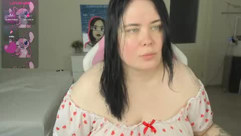 LinaBoo online show from June 25, 2026, 8:41 am