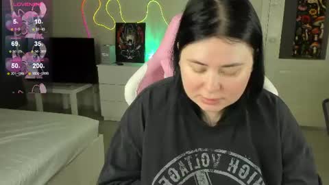 LinaBoo online show from August 1, 2026, 8:57 am