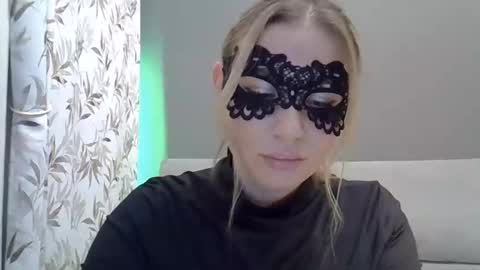 Demi Moore online show from January 27, 2025, 7:35 pm