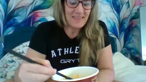 Snapshot of bendybecky69 chatting on December 9, 2024, 4:58 pm Becky online show from December 9, 2024, 4:58 pm