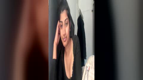 bengalibaddie7_x online show from June 14, 2026, 1:46 pm