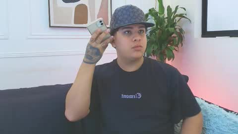 bennett_alejoo online show from November 29, 2025, 7:28 pm