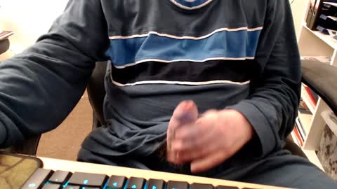 Snapshot of benni90er chatting on December 22, 2024, 10:36 pm benni90er online show from December 22, 2024, 10:36 pm