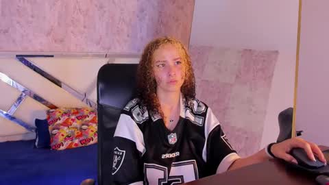 benny_wilson online show from December 14, 2025, 4:40 am