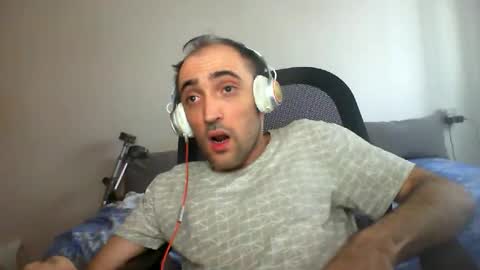 bentish online show from November 11, 2025, 7:52 am