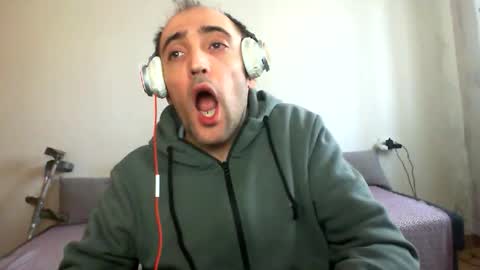 Snapshot of bentish chatting on February 18, 2026, 8:43 am bentish online show from February 18, 2026, 8:43 am