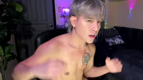 Snapshot of bentlyfuck chatting on June 5, 2026, 6:02 pm bentlyfuck online show from June 5, 2026, 6:02 pm
