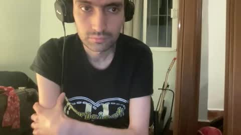 berceuse111 online show from April 5, 2026, 6:32 am