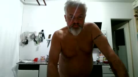 Snapshot of berg_boy chatting on March 19, 2026, 11:53 pm Martin online show from March 19, 2026, 11:53 pm