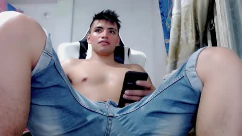 Snapshot of bergon30 chatting on February 9, 2025, 5:50 am Bergon77 online show from February 9, 2025, 5:50 am