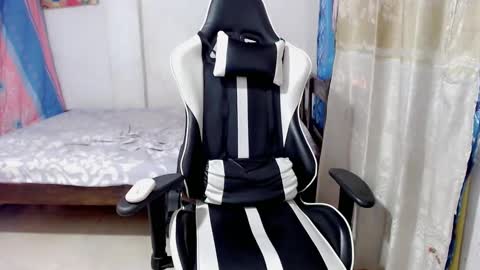 Snapshot of bergon30 chatting on February 18, 2025, 7:09 pm Bergon77 online show from February 18, 2025, 7:09 pm