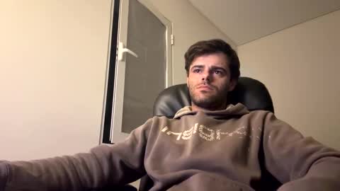 Berltex online show from December 2, 2025, 5:24 am