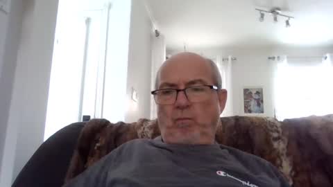 bernard1102 online show from December 2, 2024, 5:37 pm