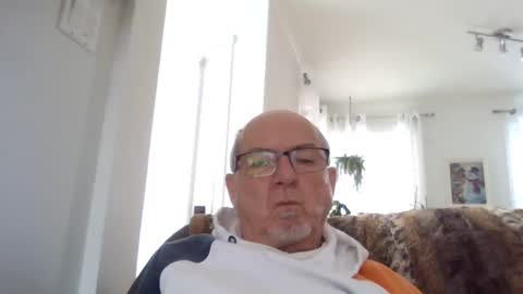 bernard1102 online show from January 14, 2025, 3:15 pm