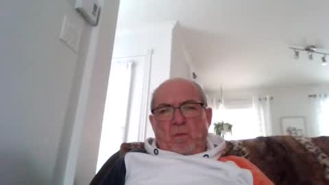 bernard1102 online show from January 23, 2025, 8:35 pm