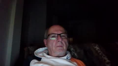 bernard1102 online show from January 28, 2025, 2:32 am