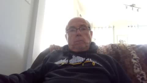 bernard1102 online show from October 9, 2025, 5:00 pm