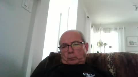 bernard1102 online show from January 8, 2026, 2:52 pm