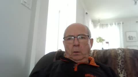 bernard1102 online show from February 14, 2026, 2:25 pm