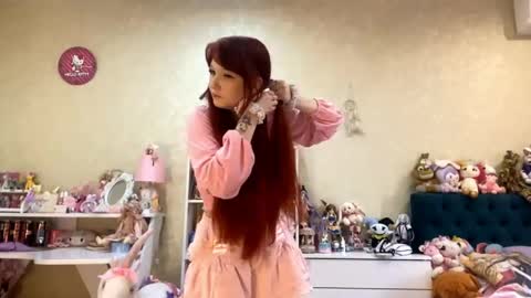 Snapshot of bernardinahedquist chatting on April 14, 2026, 7:14 am Eva online show from April 14, 2026, 7:14 am