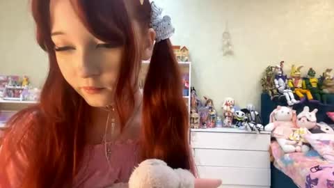 Snapshot of bernardinahedquist chatting on April 18, 2026, 8:29 am Eva online show from April 18, 2026, 8:29 am