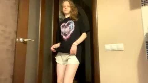 Sophia online show from October 13, 2025, 3:56 pm