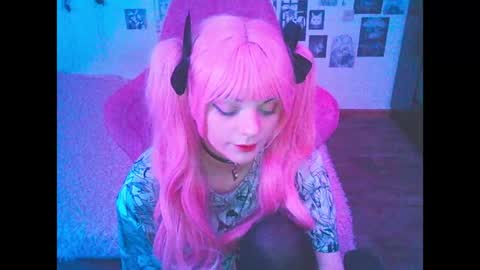 BerrieKitten online show from May 17, 2026, 1:58 am