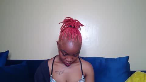 berries_lee online show from September 8, 2025, 5:23 pm