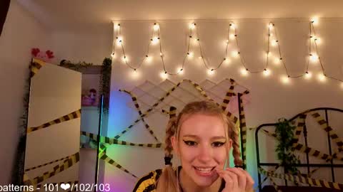 Snapshot of berrryjelly chatting on May 31, 2026, 1:07 pm Hi Im NikaComing back online on Monday 3 online show from May 31, 2026, 1:07 pm