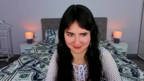 Snapshot of berrydiva chatting on May 8, 2026, 10:04 pm Violette online show from May 8, 2026, 10:04 pm
