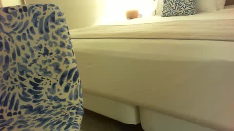 Snapshot of besossilenciosos chatting on July 17, 2026, 1:23 am besossilenciosos online show from July 17, 2026, 1:23 am