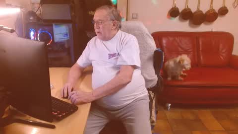 Snapshot of best127 chatting on February 23, 2025, 12:48 pm jean online show from February 23, 2025, 12:48 pm