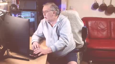 Snapshot of best127 chatting on March 4, 2025, 9:00 pm jean online show from March 4, 2025, 9:00 pm