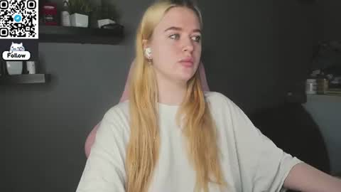 Snapshot of betany_fokss chatting on August 4, 2026, 3:43 am Bella Schedule GMT2 Mon Tue Wed Thu Fri Sat Sun 8 am from 2pm online show from August 4, 2026, 3:43 am