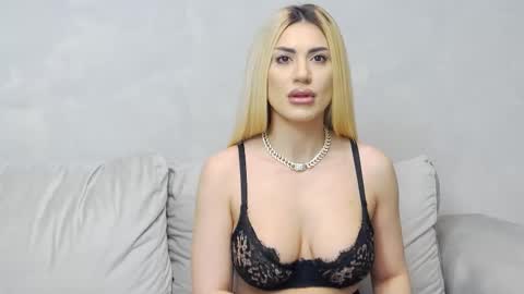 bethierusse online show from February 16, 2025, 11:37 pm