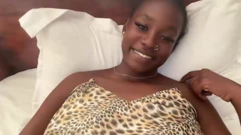 Snapshot of betty_fire_ chatting on June 7, 2026, 8:07 am Adah online show from June 7, 2026, 8:07 am