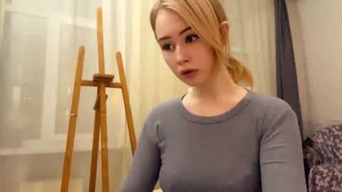 Hinata online show from February 14, 2026, 12:02 pm