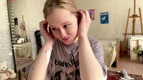 Hinata online show from March 16, 2026, 5:44 am