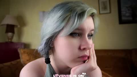 Snapshot of bezuya chatting on June 15, 2026, 3:03 pm Eliz online show from June 15, 2026, 3:03 pm