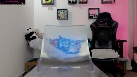 Biancastrong.. IGThebiancastrong online show from April 12, 2026, 2:05 am