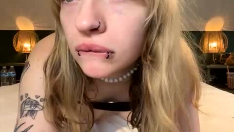 Ellie  online show from February 15, 2026, 7:54 pm