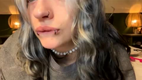 Ellie  online show from April 8, 2026, 4:12 am