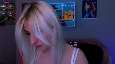 bibi_fire online show from April 17, 2026, 8:12 pm